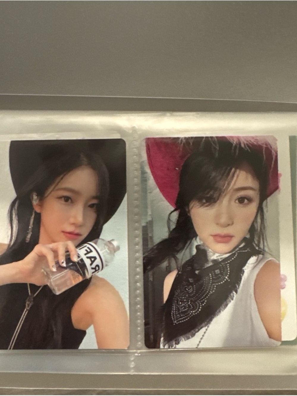 LE SSERAFIM PHOTOCARD SET OF 2